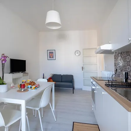 Guesthost - Dimora Buonvino * Бари